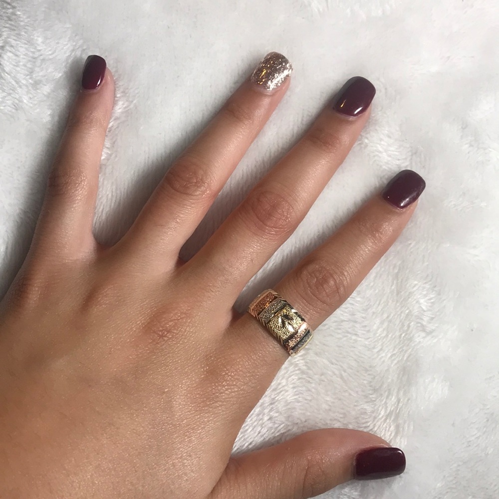 Ring - Picture 2 of 4